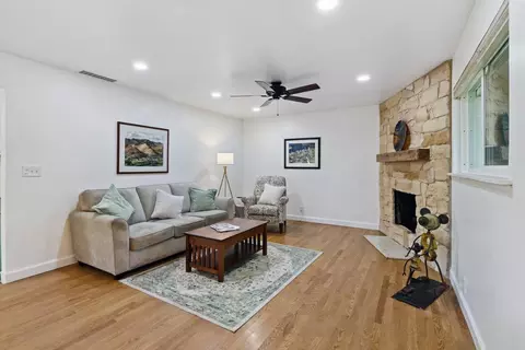 Living - 5417 Shelley Way, Carmichael, CA 95608 photo 6 of 8
