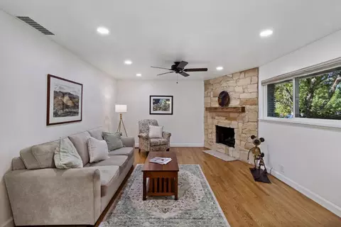 Living - 5417 Shelley Way, Carmichael, CA 95608 photo 7 of 8