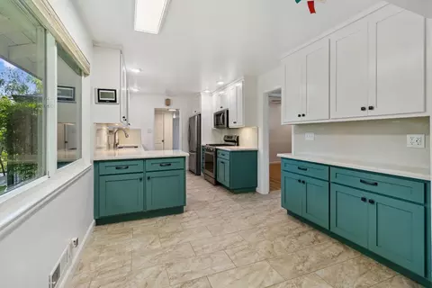 Kitchen - 5417 Shelley Way, Carmichael, CA 95608 photo 6 of 7