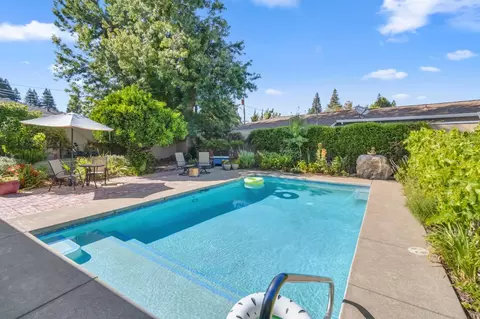 Exterior - 5417 Shelley Way, Carmichael, CA 95608 photo 10 of 31