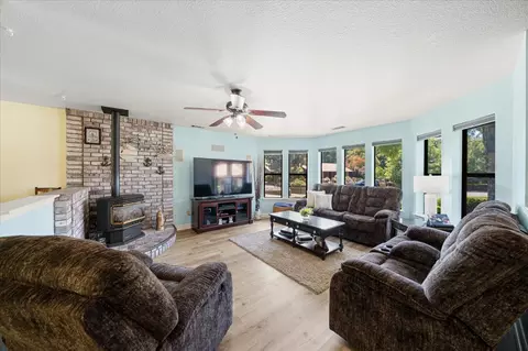 3190 Barrel Ct, Redding, CA 96001 photo 3