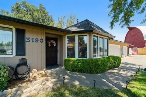 3190 Barrel Ct, Redding, CA 96001 photo 2