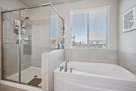 Bath - 521 Desert Bloom Ct, Rocklin, CA 95765 photo 5 of 5