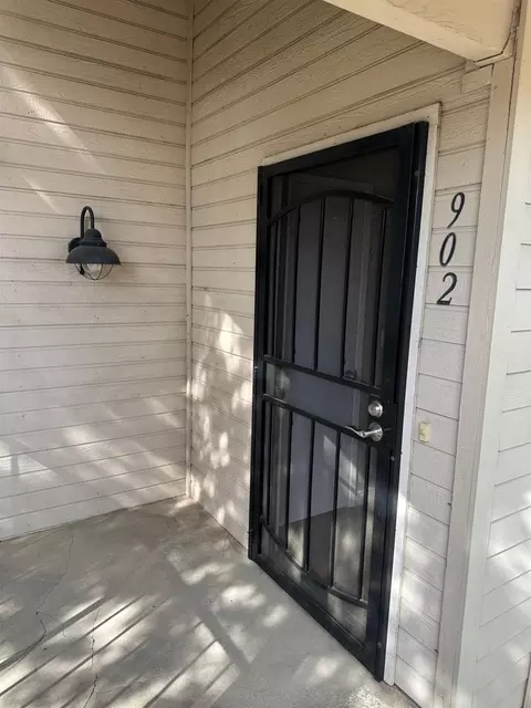 Exterior - 2401 Eilers Ln #902, Lodi, CA 95242 photo 1 of 4