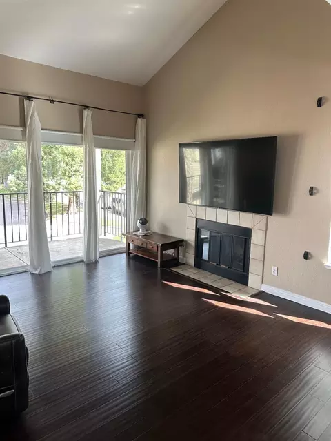 Living - 2401 Eilers Ln #902, Lodi, CA 95242 photo 5 of 6
