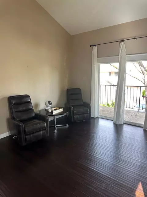 Living - 2401 Eilers Ln #902, Lodi, CA 95242 photo 4 of 6