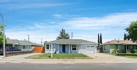 537 Palm Ave, Lodi, CA 95240 photo 1