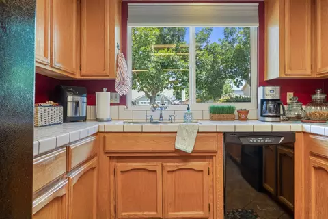 1009 Bobcat Ct, Modesto, CA 95358 photo 9