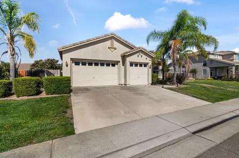 444 Sparrow Dr, Galt, CA 95632 photo 2