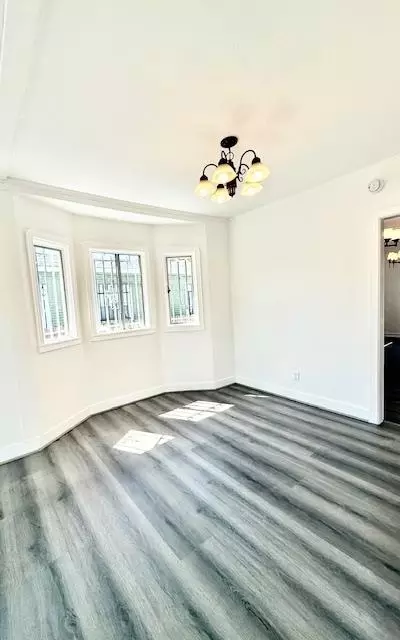Living - 6905 Halliday Ave, Oakland, CA 94605 photo 3 of 4