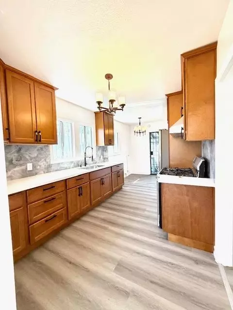 Kitchen - 6905 Halliday Ave, Oakland, CA 94605 photo 2 of 5