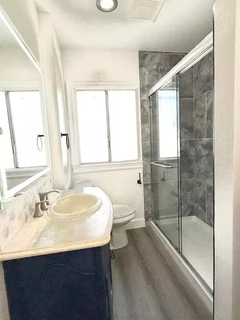 Bath - 6905 Halliday Ave, Oakland, CA 94605 photo 2 of 6