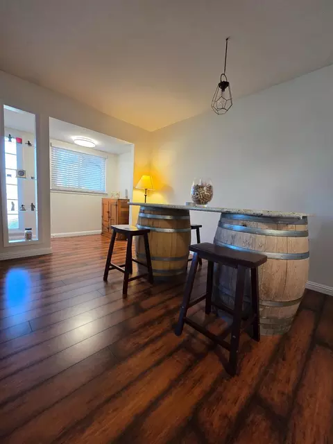 5710 Parkoaks Dr, Carmichael, CA 95608 photo 7