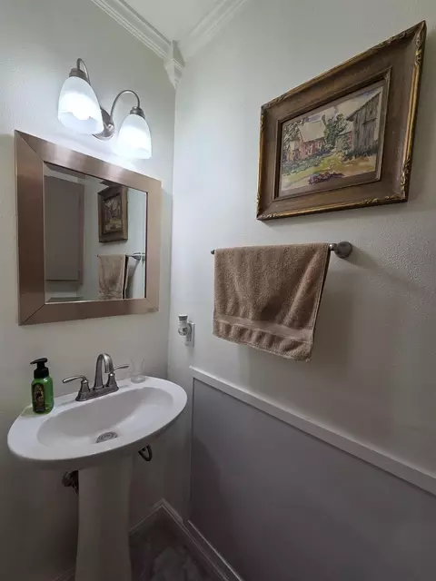 5710 Parkoaks Dr, Carmichael, CA 95608 photo 14