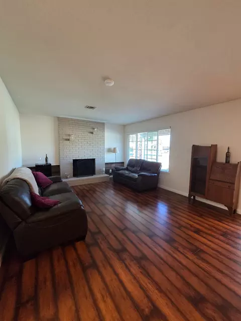 5710 Parkoaks Dr, Carmichael, CA 95608 photo 5