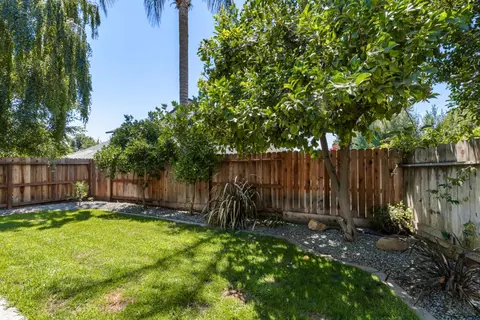 Exterior - 1551 Arnell Pl, Manteca, CA 95337 photo 4 of 13