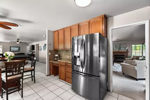 Kitchen - 1551 Arnell Pl, Manteca, CA 95337 photo 5 of 5
