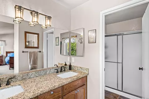 Bath - 1551 Arnell Pl, Manteca, CA 95337 photo 2 of 3