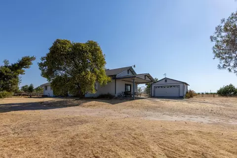 15710 Linn Rd, Lodi, CA 95240 photo 3