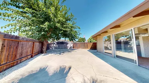Exterior - 805 Tully Rd #21, Modesto, CA 95350 photo 5 of 12
