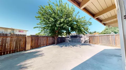 Exterior - 805 Tully Rd #21, Modesto, CA 95350 photo 11 of 12