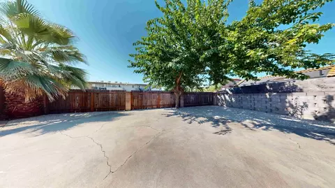 Exterior - 805 Tully Rd #21, Modesto, CA 95350 photo 4 of 12