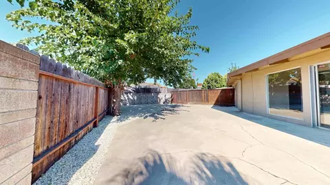 Exterior - 805 Tully Rd #21, Modesto, CA 95350 photo 6 of 12