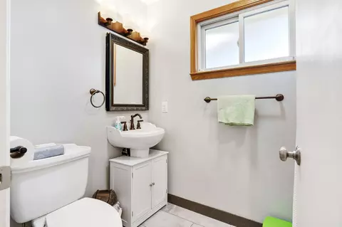 Bath - 2518 Loyola Dr, Davis, CA 95618 photo 3 of 3