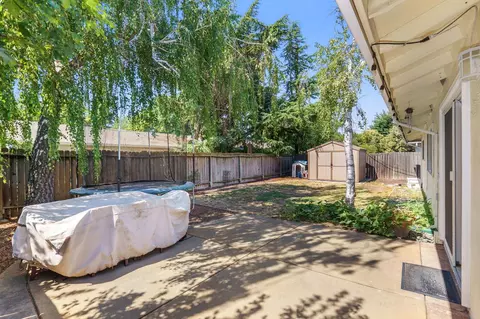 Exterior - 2518 Loyola Dr, Davis, CA 95618 photo 5 of 7