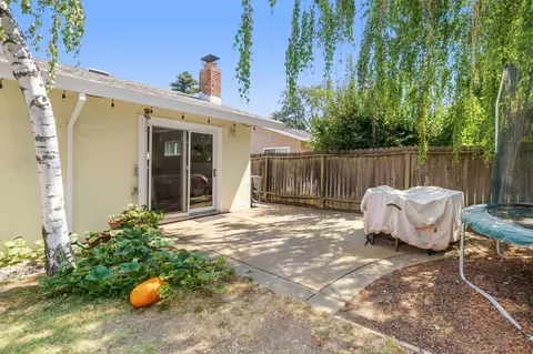 Exterior - 2518 Loyola Dr, Davis, CA 95618 photo 6 of 7