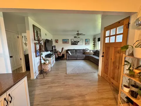 471 Sharon Ct, Manteca, CA 95336 photo 2