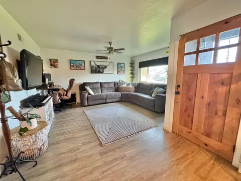 471 Sharon Ct, Manteca, CA 95336 photo 1