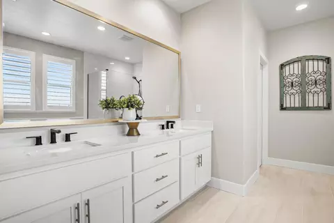 Entry Way - 2050 Starwood Dr, Riverbank, CA 95367 photo 8 of 9