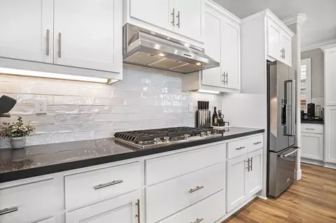 Kitchen - 2050 Starwood Dr, Riverbank, CA 95367 photo 7 of 8