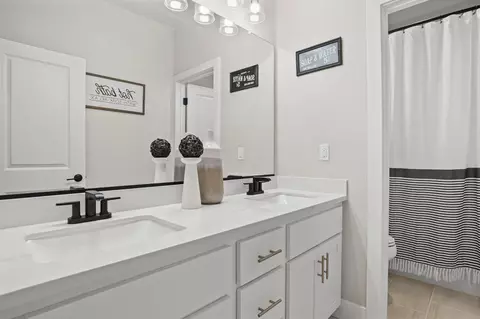 Bath - 2050 Starwood Dr, Riverbank, CA 95367 photo 3 of 3