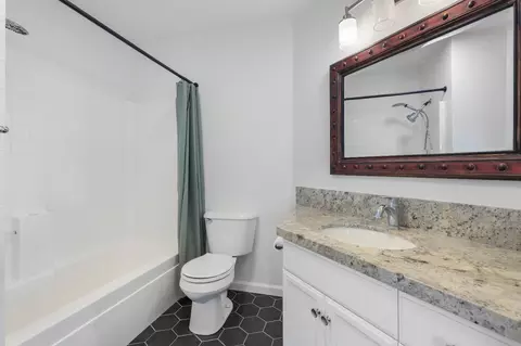 Bath - 850 Evergreen Dr, Lodi, CA 95242 photo 2 of 2