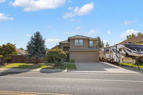 Exterior - 850 Evergreen Dr, Lodi, CA 95242 photo 2 of 8