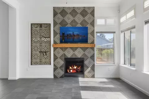 Living - 850 Evergreen Dr, Lodi, CA 95242 photo 4 of 8