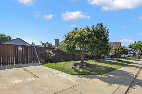 Exterior - 850 Evergreen Dr, Lodi, CA 95242 photo 6 of 8