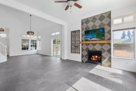 Living - 850 Evergreen Dr, Lodi, CA 95242 photo 6 of 8