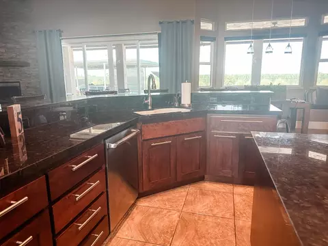 Kitchen - 5569 Tegner Rd, Hilmar, CA 95324 photo 6 of 14