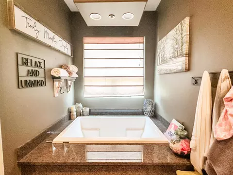 Bath - 5569 Tegner Rd, Hilmar, CA 95324 photo 6 of 11