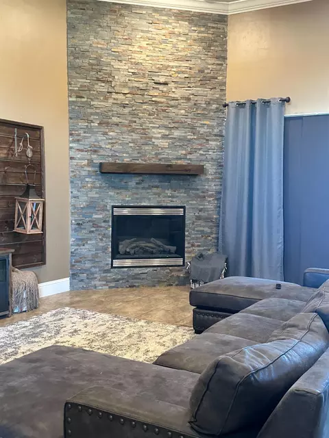 Living - 5569 Tegner Rd, Hilmar, CA 95324 photo 3 of 5