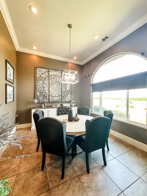 Dining - 5569 Tegner Rd, Hilmar, CA 95324 photo 1 of 4