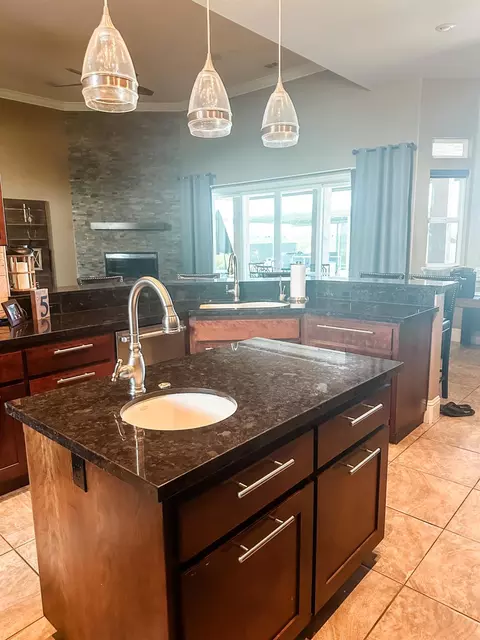 Kitchen - 5569 Tegner Rd, Hilmar, CA 95324 photo 5 of 14
