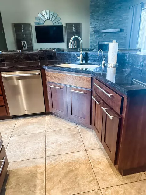 Kitchen - 5569 Tegner Rd, Hilmar, CA 95324 photo 10 of 14