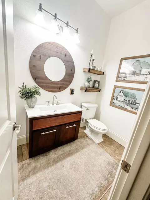 Bath - 5569 Tegner Rd, Hilmar, CA 95324 photo 8 of 11