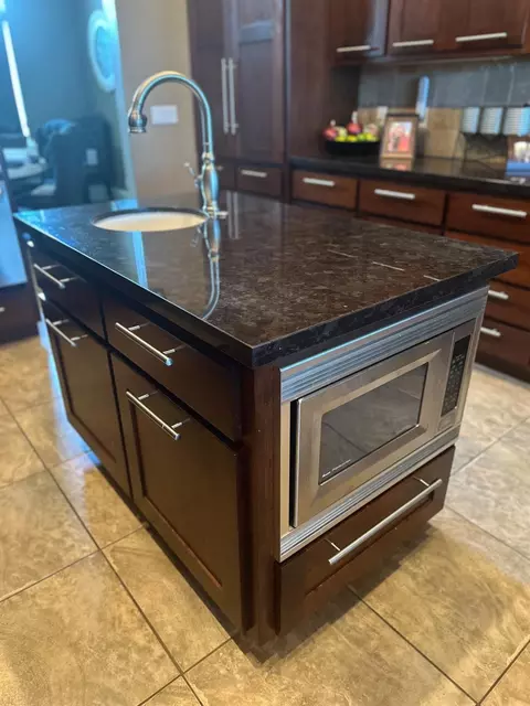 Kitchen - 5569 Tegner Rd, Hilmar, CA 95324 photo 4 of 14