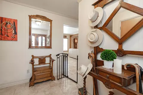 Entry Way - 4806 Hammett Rd, Modesto, CA 95358 photo 2 of 2
