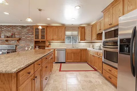 Kitchen - 4806 Hammett Rd, Modesto, CA 95358 photo 2 of 3